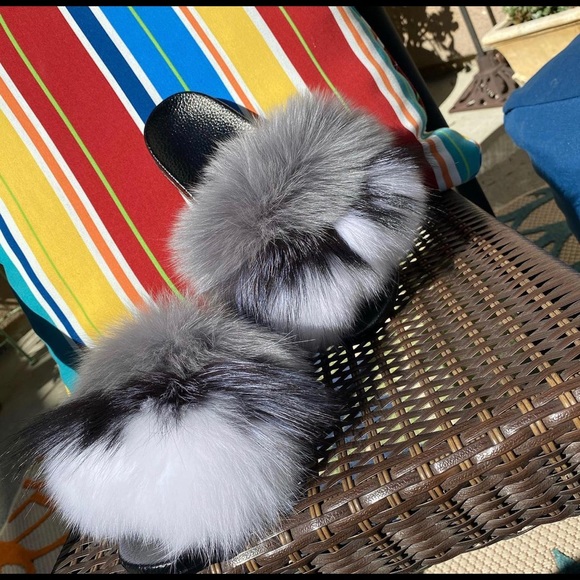Grey stripe faux fur slides - few sizes available *selling out* - Picture 3 of 4